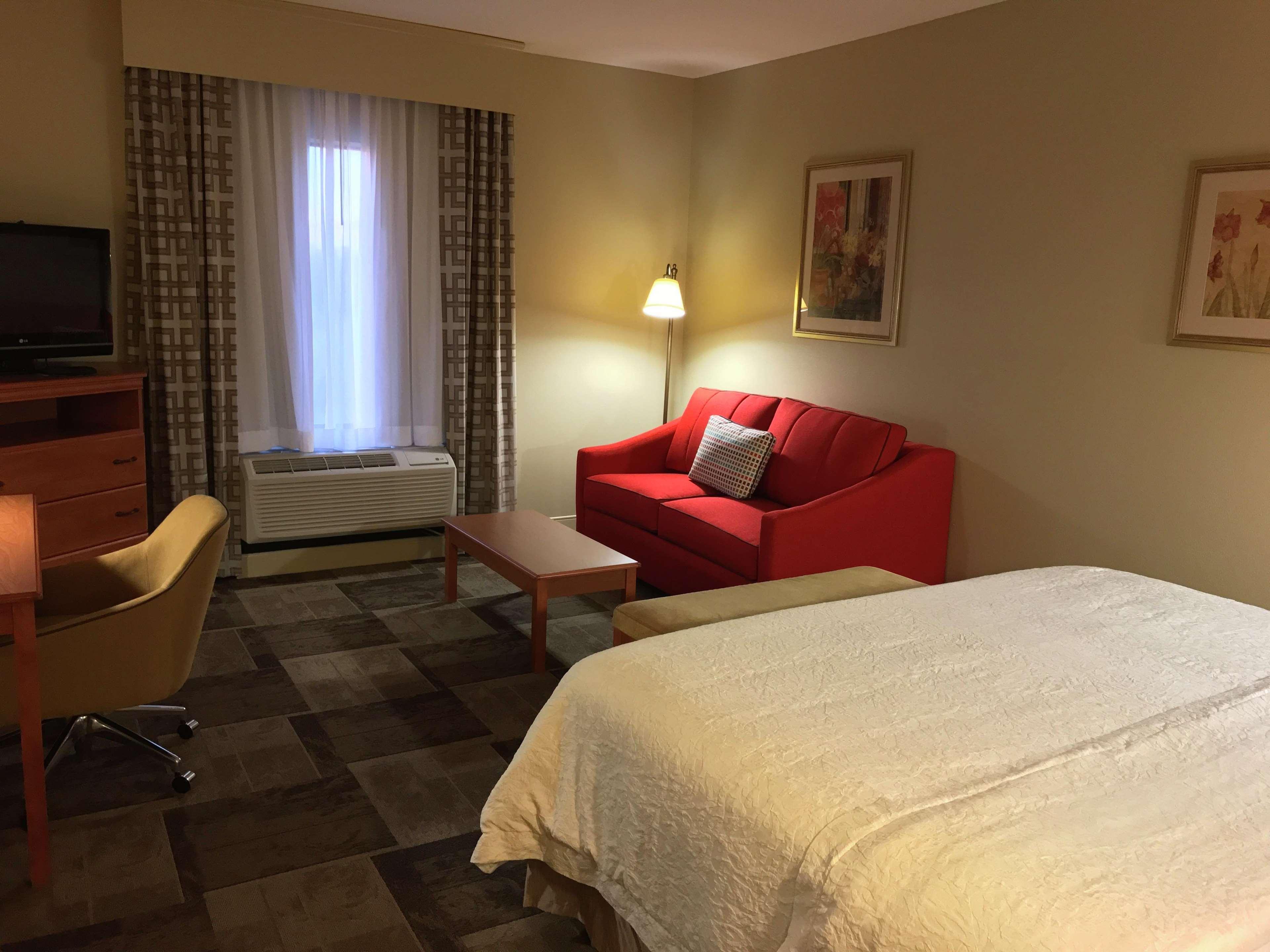 Hampton Inn Garden City Exterior photo
