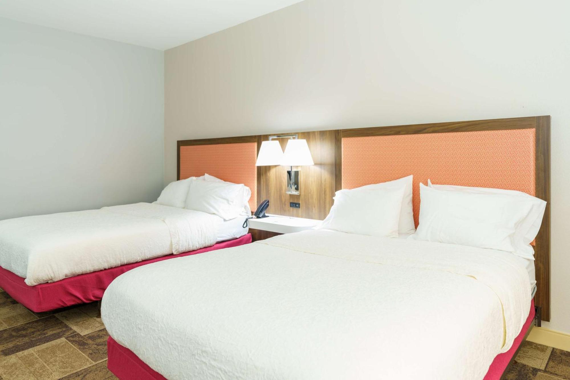 Hampton Inn Garden City Exterior photo