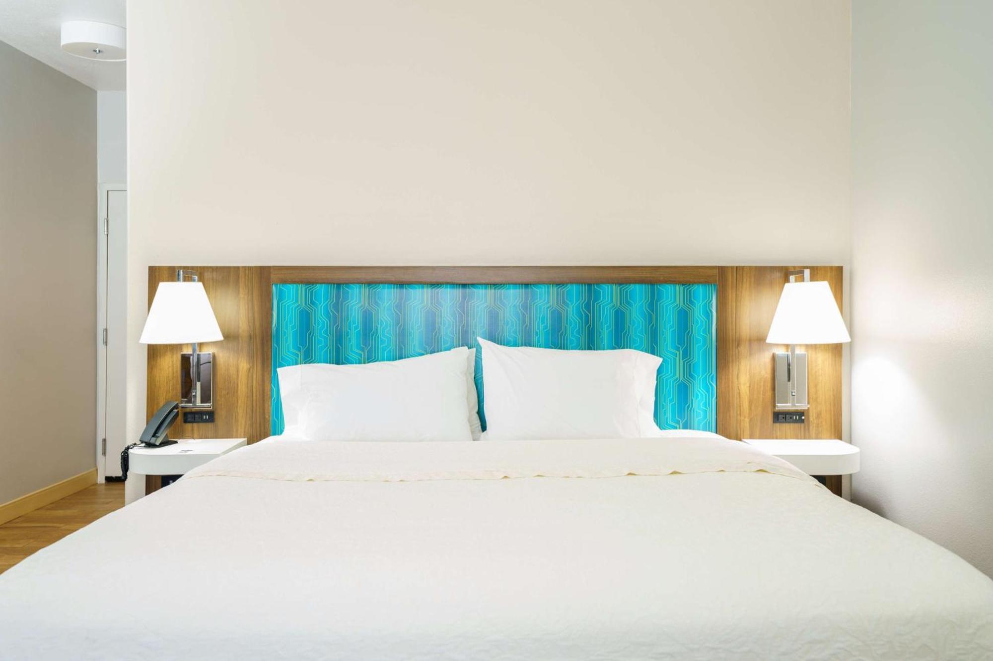 Hampton Inn Garden City Exterior photo